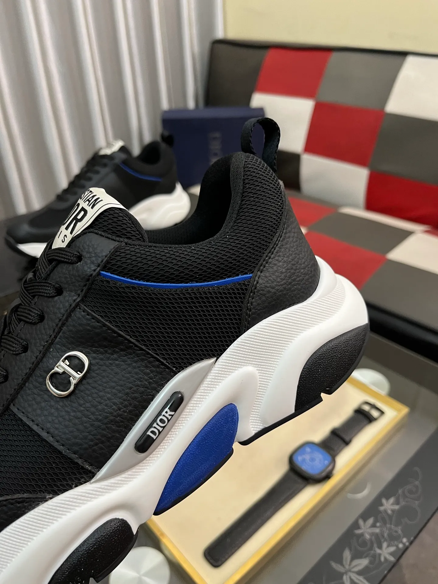 Men's men's shoes💰458⌚️⌚️Dior original quality.~ Unique modern style sneakers. 🏃A must-have casual shoe for trendy men😍😍 Original brand imported from Italy, imported original leather, sheep lining (refuses to discolor and grind feet) Sole: Original sole provided by the original factory, French lazy style design ⚠️Fit to the feet, original quality, super comfortable original sole. Just like shooting the real thing🎬The real thing is better, code number: 38-444⃣️colors available